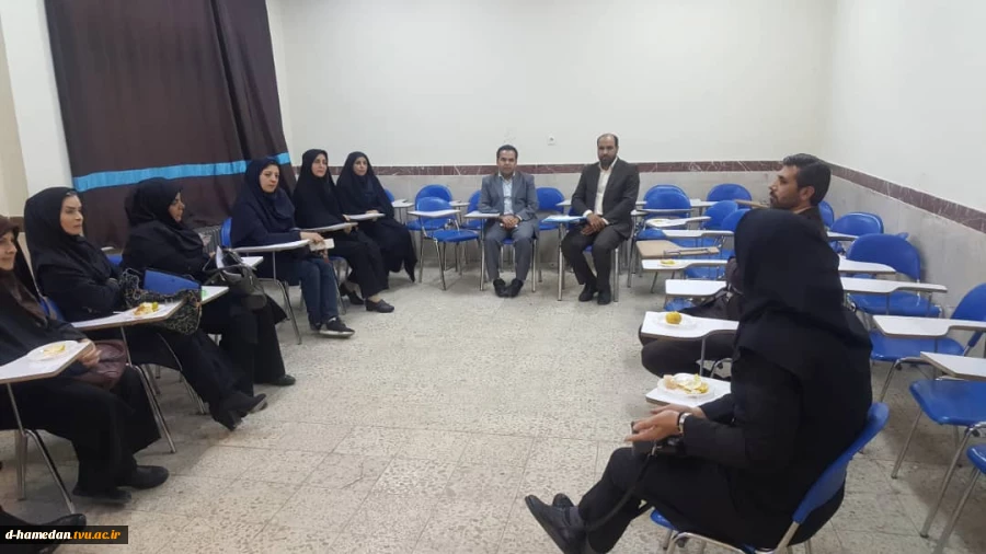 جلسه گروه های آموزشی آموزشکده فنی و حرفه ای دختران همدان روز یکشنبه 14 مهر برگزار گردید 2