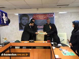تجلیل از هنرمندان برتر کارگاه طراحی چهره شهدا 4