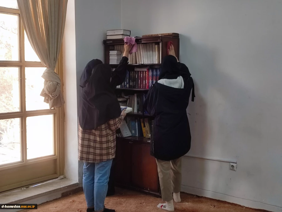 غبارروبی نمازخانه ی آموزشکده توسط دانشجویان در آستانه ی ماه ضیافت الهی 2