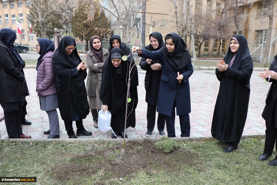 کاشت 5 اصله نهال در محوطه ی شهید گمنام در آموزشکده ملی مهارت دختران همدان 6