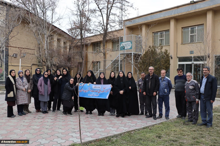 کاشت 5 اصله نهال در محوطه ی شهید گمنام در آموزشکده ملی مهارت دختران همدان 7