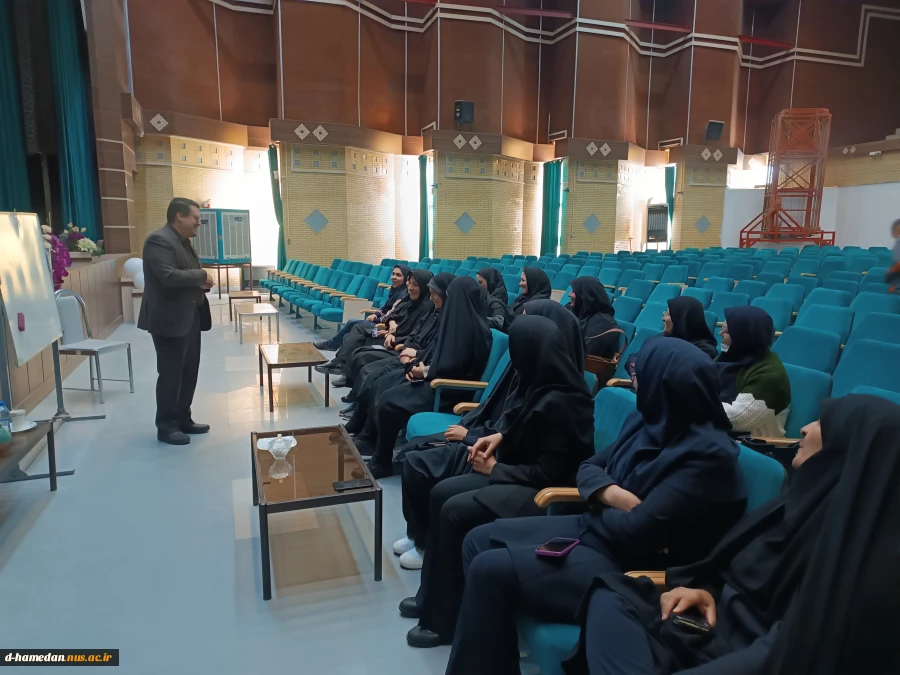 برگزاری دومین جلسه ی کارگاه "برقراری ارتباط مؤثر" با حضور جناب آقای قاسمی، معاون دانشجویی - فرهنگی دانشگاه ملی مهارت استان همدان 
 4