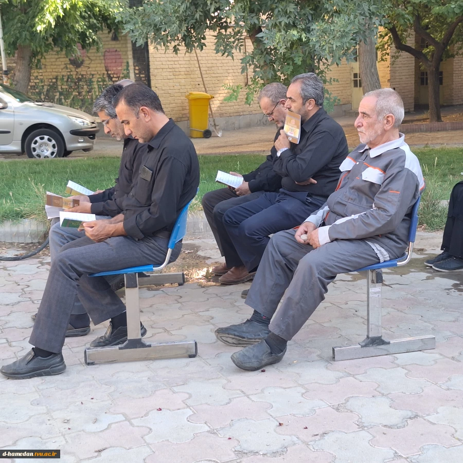 برگزاری نشست بصیرتی و جلسه‌ی پرسش و پاسخ در خصوص جنگ تحمیلی اسرائیل ویژه همکاران؛ با حضور جناب آقای محرمی؛ معاون سیاسی سپاه انصارالحسین همدان
 7