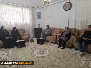 حضور ریاست و جمعی از کارکنان در منزل شهید بهاره لطفی از شهدای جنگ تحمیلی ۱۲ روزه (فرزند شهید علی لطفی؛ جانباز شیمیایی دفاع مقدس)