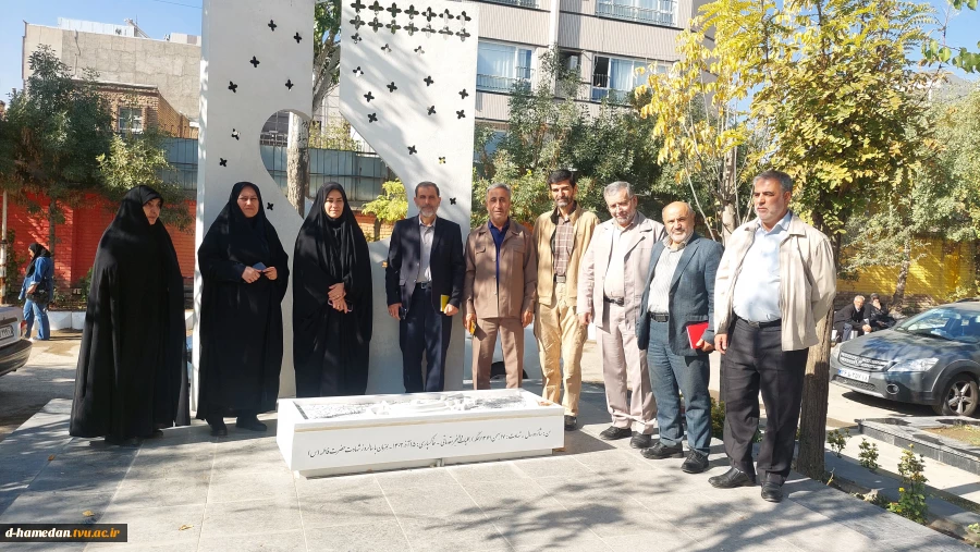 با حضور اعضای تشکل پیام آوران ایثار استان همدان، برگزار شد: روایت گری  جنگ تحمیلی 12 روزه برای دانشجویان به مناسبت آغاز سالتحصیلی 2