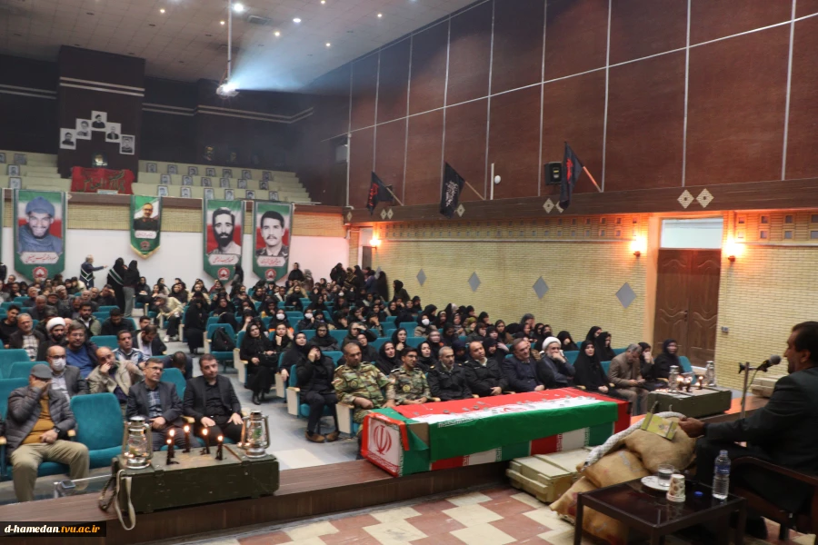 همزمان با شهادت یگانه دخت نبی اکرم، حضرت فاطمه الزهرا (س)، اولین سالگرد تدفین شهید گمنام آموزشکده ملی مهارت زینب کبری (س)، برگزار شد. 2