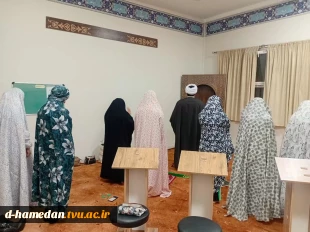 به مناسبت روز دانشجو؛ در نمازجماعت شب خوابگاه برگزار شد: صحبت در خصوص"اهمیت علم آموزی با ذکر حدیث از آقا رسول الله و مستندات آیات قرآن"، توسط "حجت الاسلام شعبانی"
 2