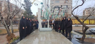 قرائت زیارت عاشورا و حضور کارکنان در جوار مزار شهید گمنام به مناسبت چهل و سومین سالگرد شهادت شهید گمنام