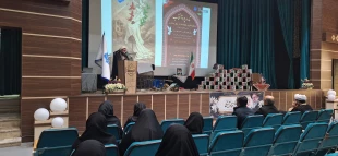  مراسم یادبود چهلمین روز درگذشت رهبر شهید انقلاب و دختران شهید میناب  و یادبود دانشجوی شهید "یکتا امیریان"  دانشجوی گروه طراحی و دوخت آموزشکده یاسوج   با عنوان "تار و پود آفتاب" *تجلی هنر و شهادت در روز دختر* برگزار شد 2