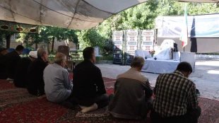 در آستانه ی  تشییع پیکر مطهر رهبر شهید انقلاب، مراسمی با موضوع وداع با قائد امت، در آموزشکده ملی مهارت دختران همدان برگزار شد 5